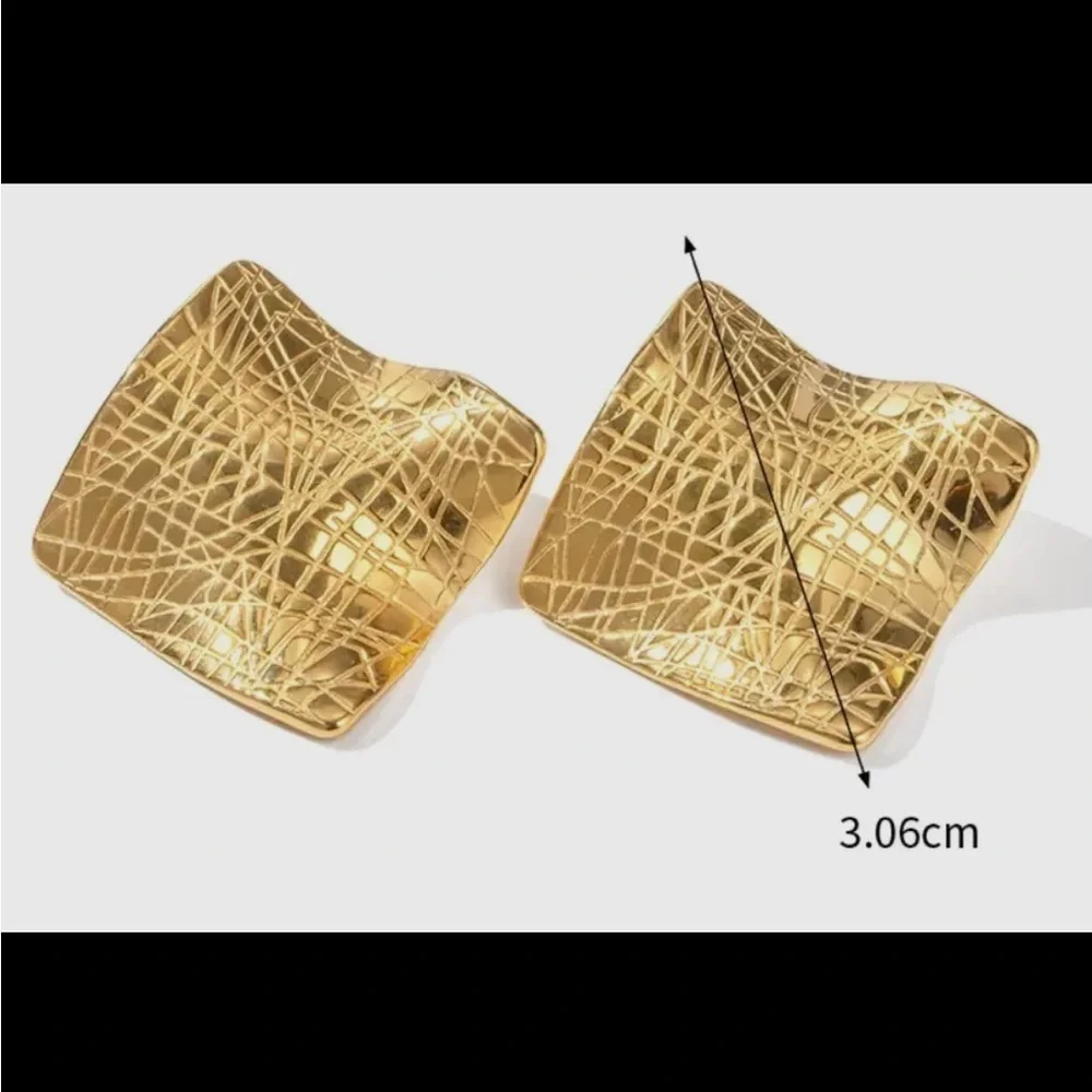 Etched Croc Skin Button Earrings